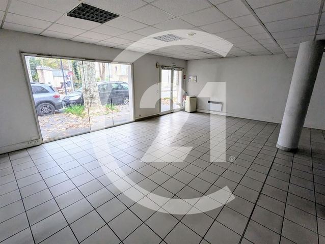 Local commercial à louer - 69.0 m2 - 26 - Drome